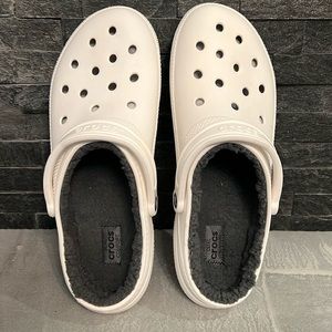 Men’s white lined Crocs